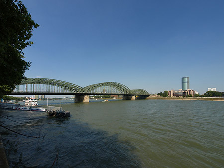 Fotos Hohenzollernbrücke reicht ans Kennedyufer | Köln