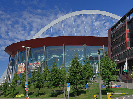 Kölnarena neben Stadthaus Foto 