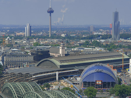 Musical Dome vor Hauptbahnhof
