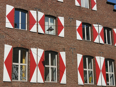 Fenster des Kölnischen Stadtmuseums Fotos