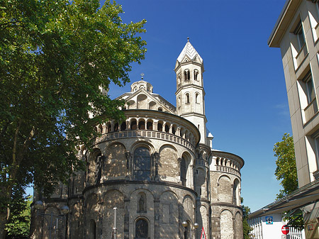 Fotos Seitentürme und Westturm der St Aposteln | Köln
