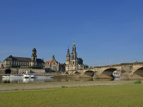 Fotos Augustusbrücke mit Wiese | Dresden