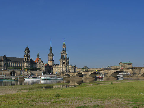 Fotos Augustusbrücke mit Wiese