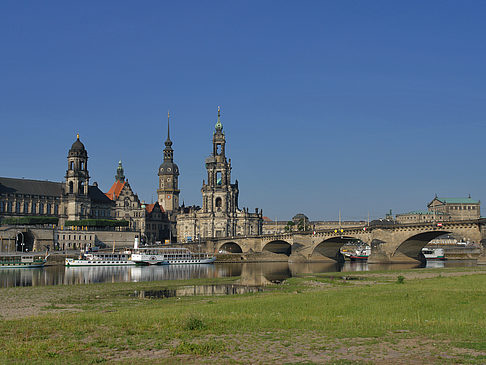 Fotos Augustusbrücke mit Wiese | Dresden