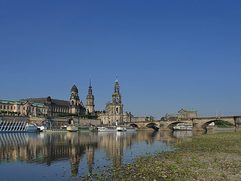 Blick auf den Schlossplatz Foto 