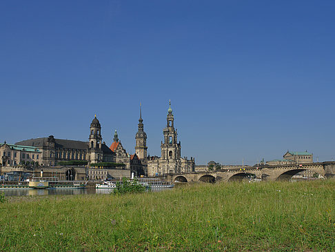 Foto Blick auf die Brühlsche Terrasse