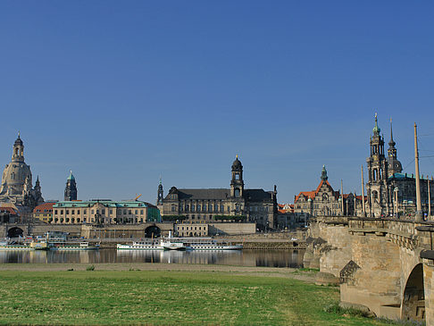 Blick auf die Brühlsche Terrasse Foto 