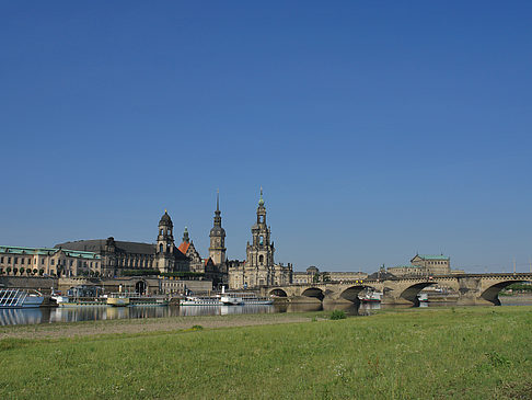 Blick auf die Brühlsche Terrasse Fotos