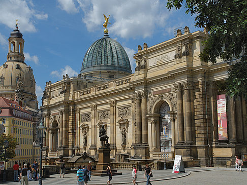 Frauenkirche und Kunstakademie Foto 