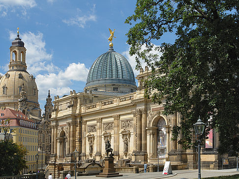 Frauenkirche und Kunstakademie