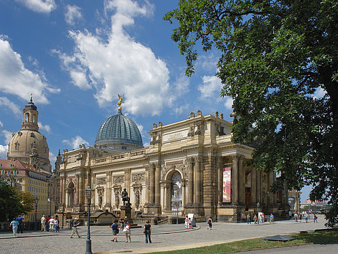 Frauenkirche und Kunstakademie Foto 