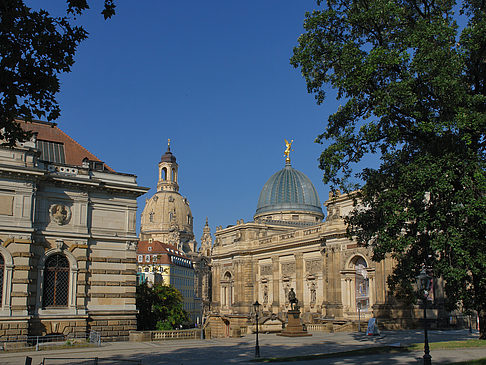 Frauenkirche und Kunstakademie