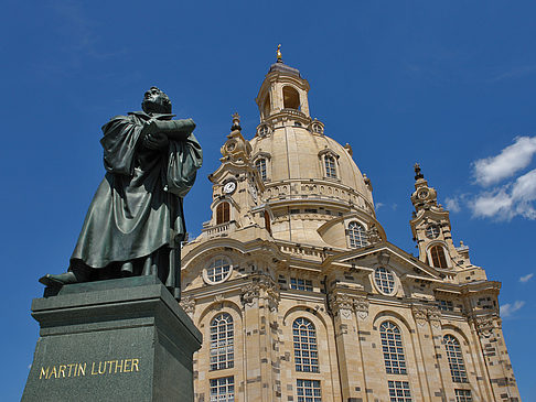 Frauenkirche und Lutherdenkmal Foto 