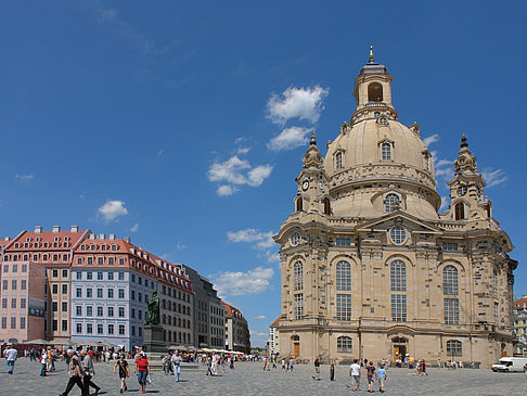 Frauenkirche und Neumarkt Foto 