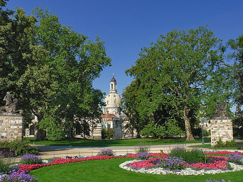 Garten vor Frauenkirche