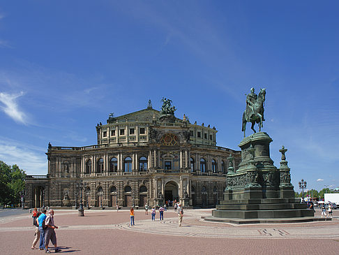 Fotos König-Johann-Statue mit Semperoper | Dresden
