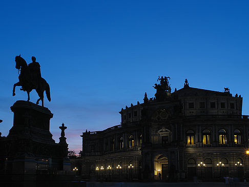 Fotos Statue und Semperoper | Dresden