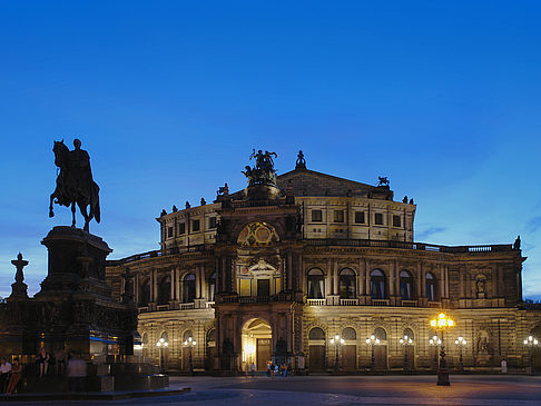Foto Statue und Semperoper - Dresden