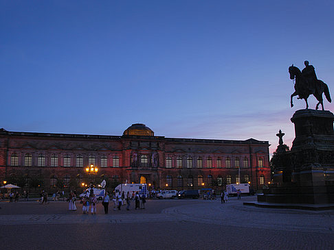 Statue und Zwinger Foto 