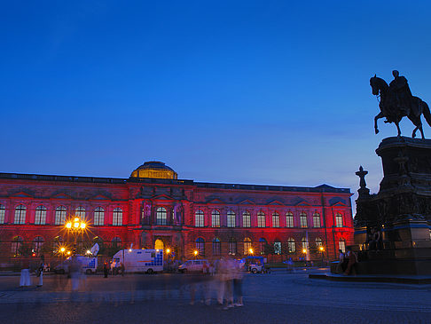 Statue und Zwinger Foto 