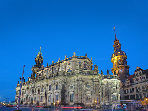 Foto Schloss und Hofkirche am Abend - Dresden