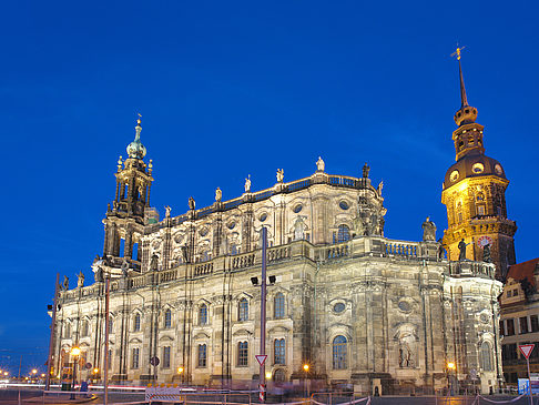 Foto Schloss und Hofkirche am Abend - Dresden