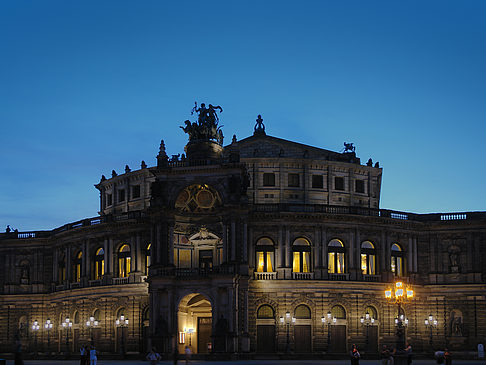 Semperoper abends Foto 