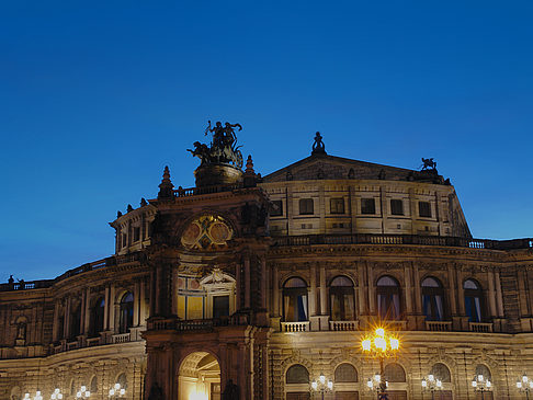 Semperoper abends Foto 