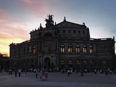 Fotos Semperoper abends