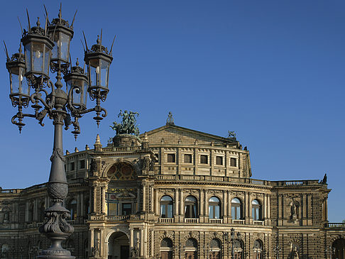 Semperoper mit Laterne Fotos