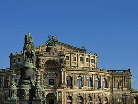 Foto Semperoper mit Statue