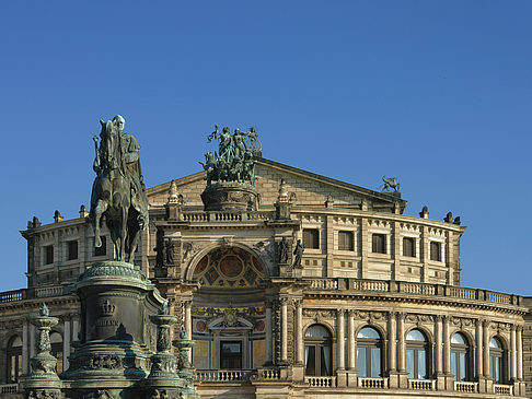 Foto Semperoper mit Statue