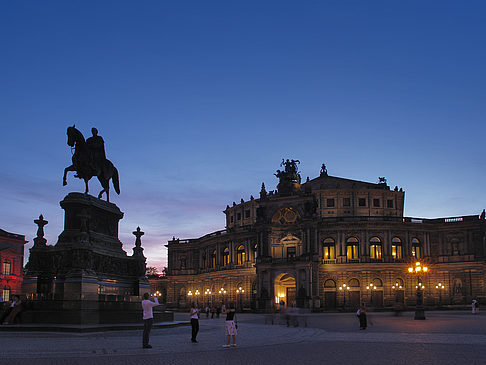 Foto Theaterplatz abends - Dresden