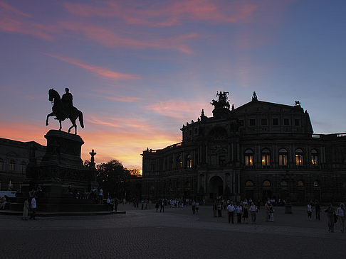 Foto Theaterplatz abends - Dresden