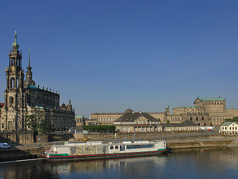 Blick auf den Theaterplatz