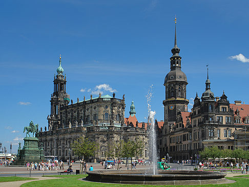 Schloss und Hofkirche Foto 