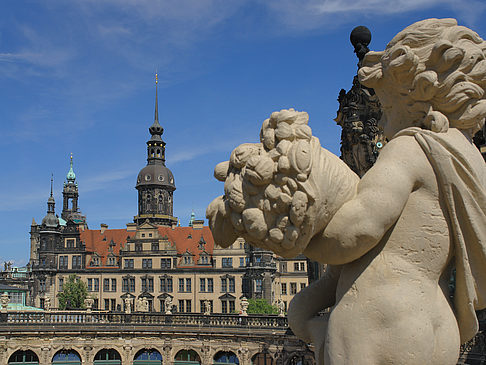 Statuen