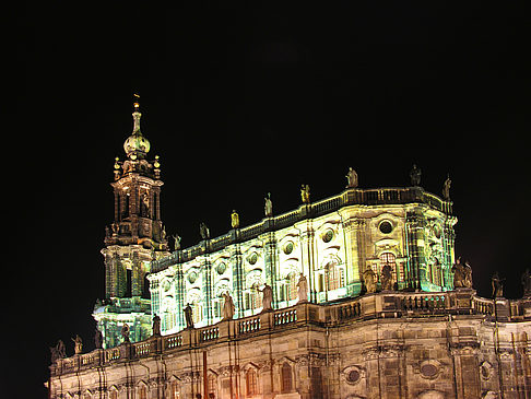 Hofkirche bei Nacht Fotos